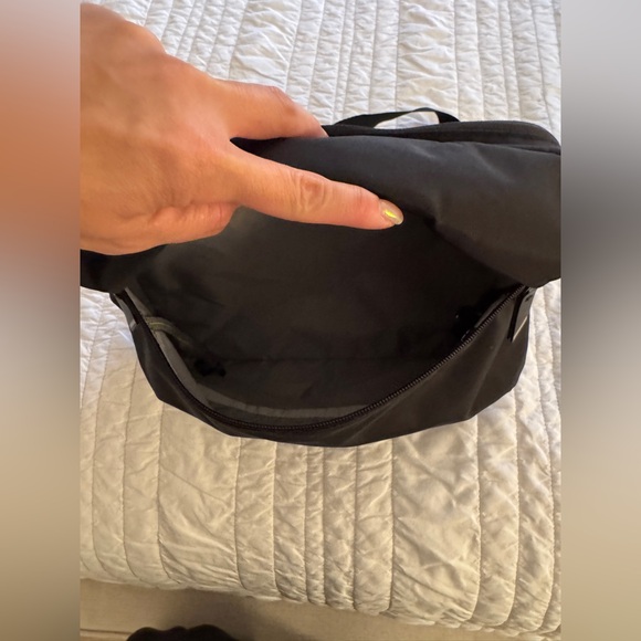 Cole Hann Field Day Sling Bag - Picture 8 of 11